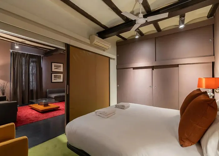 U-nique Pou * Barcelona